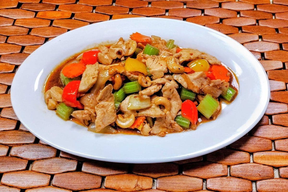 D37. Cashews Chicken