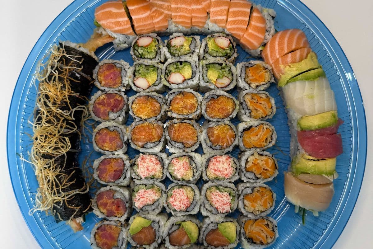 P6. Assorted Rolls (60 pcs) 卷物拼盤