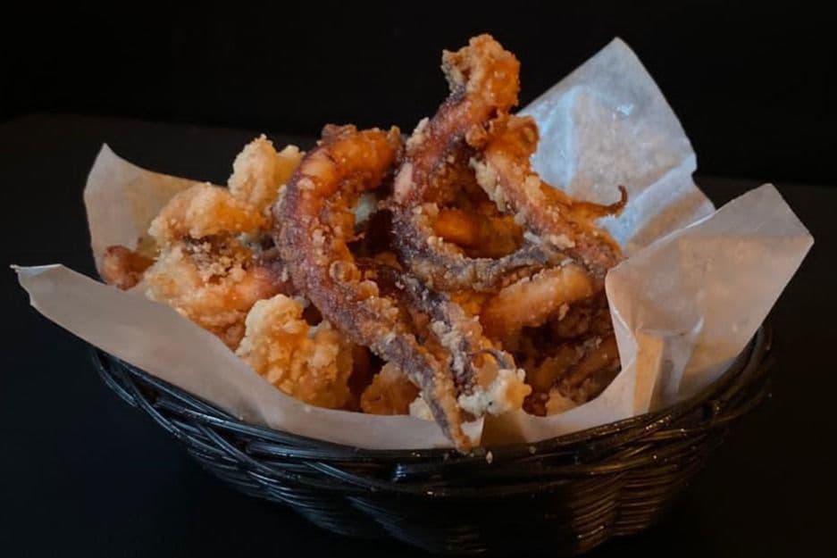 AP6. Deep Fried Calamari 港式炸魷魚鬚