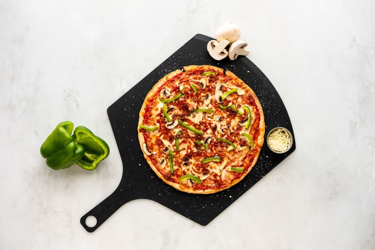The Deluxe Pizza