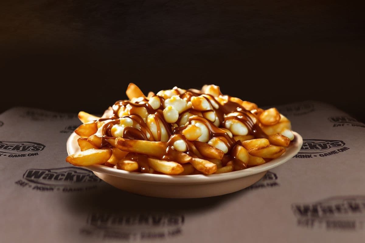 Large Old-Fashioned Poutine