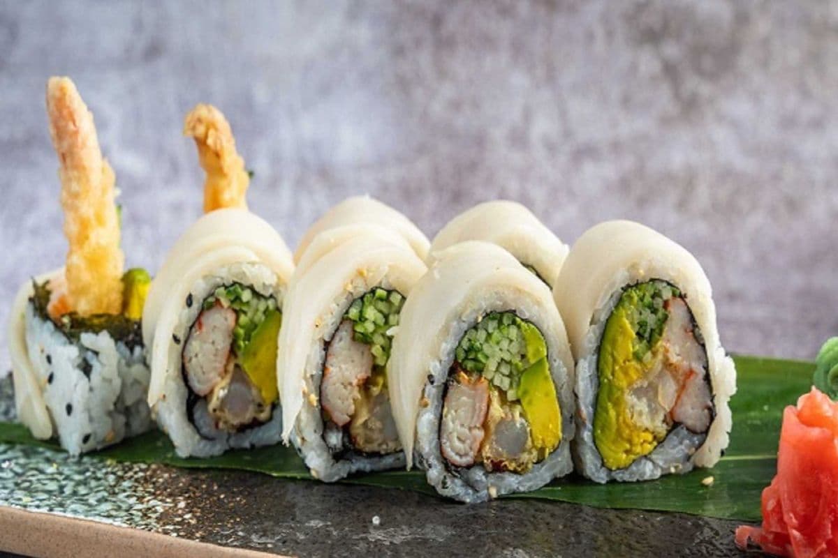 White Dragon Roll (8 pcs)