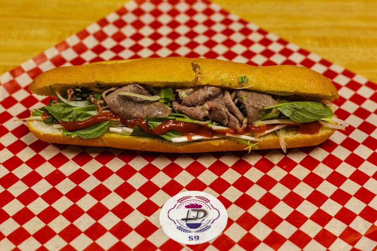 S09. Bánh Mì Phở Tái