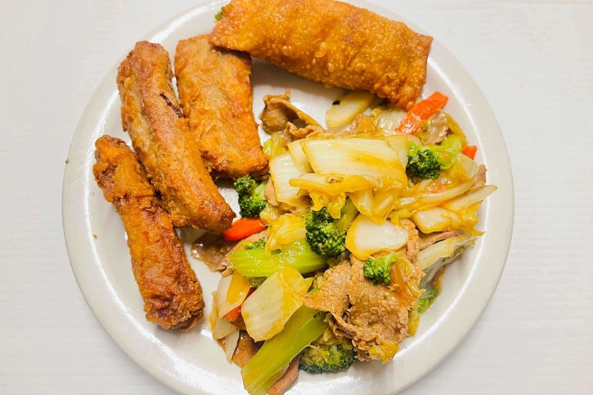 K lunch(4bons, greens, egg roll)
