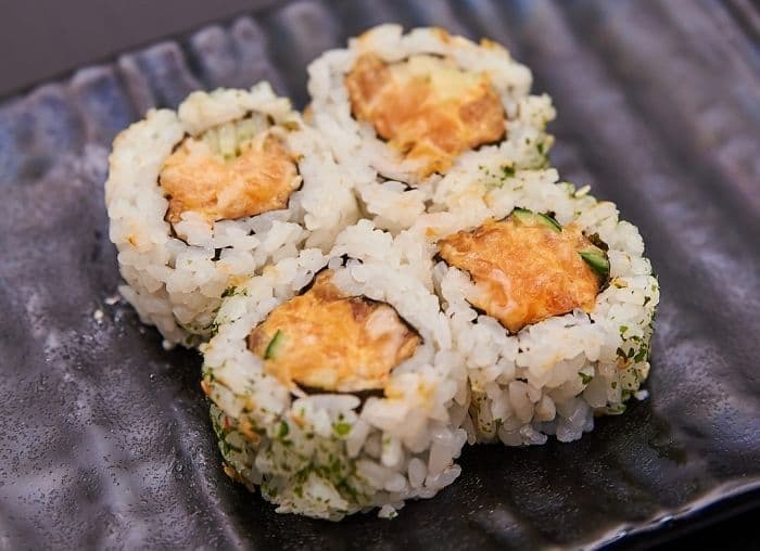 Spicy Salmon Roll (4 pcs)