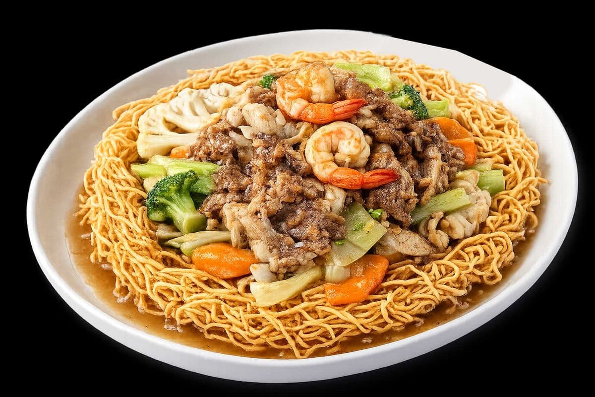 50. Stir-Fried Shrimp (2 pcs), Chicken, Pork, and Vegetables on Noodles