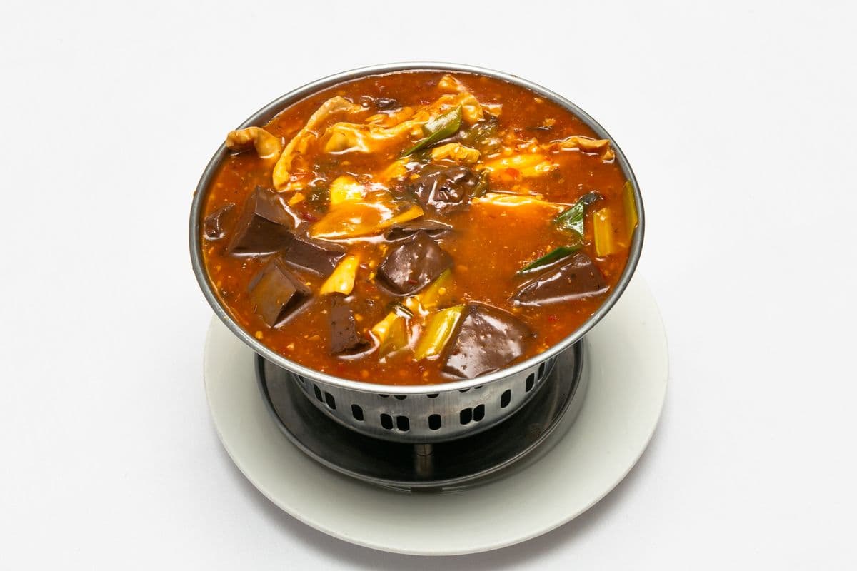 108. Fondue Spicy Pork with Organ Stew (五更腸旺)