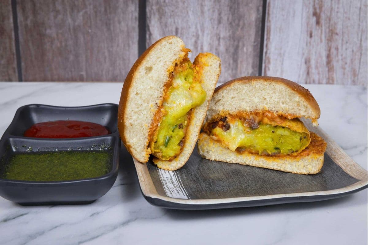 Cheese Brst Vada Pav (1 Pc)