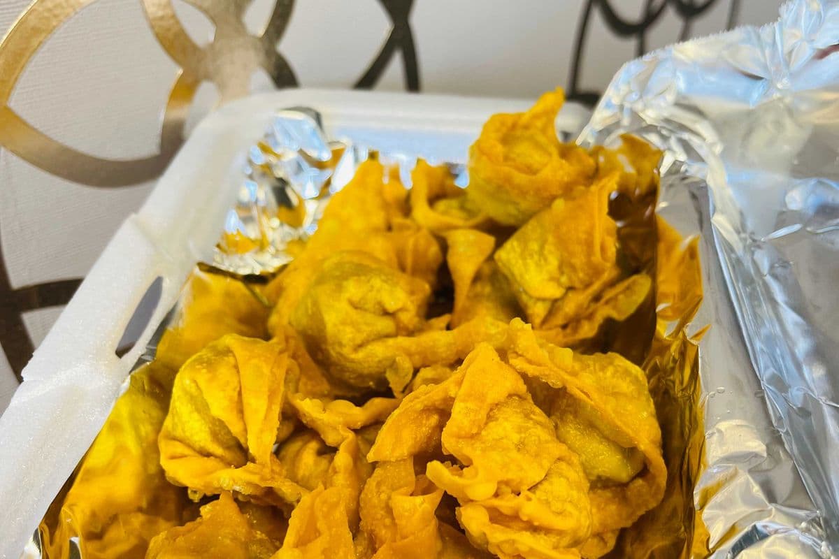 A07. Crispy Wontons w/ Sweet and Sour Sauce (15 pcs)