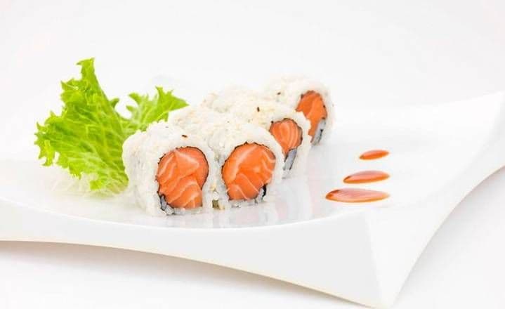 Salmon Roll (8pcs)