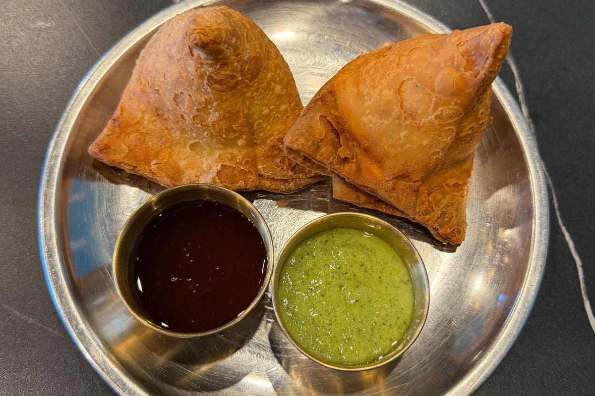 Vegetable Samosa (2 pcs)
