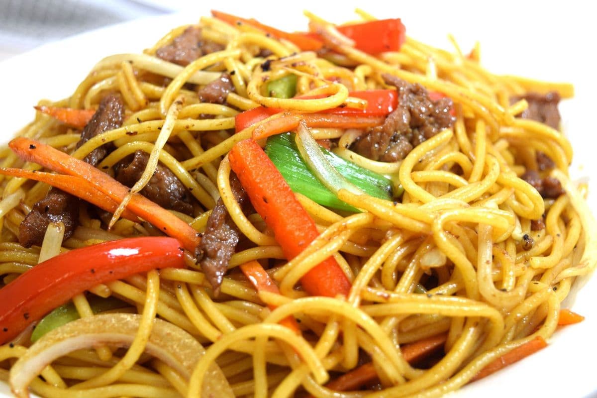 Fried Sliced Beef Spaghetti with Black Pepper Sauce 黑椒牛柳絲炒意粉