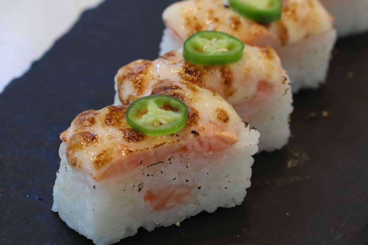 Salmon Oshi