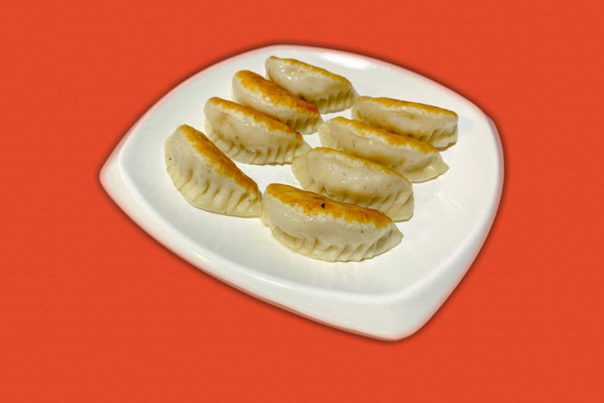 D18. Pan-Fried Chicken Potstickers (8 pcs)