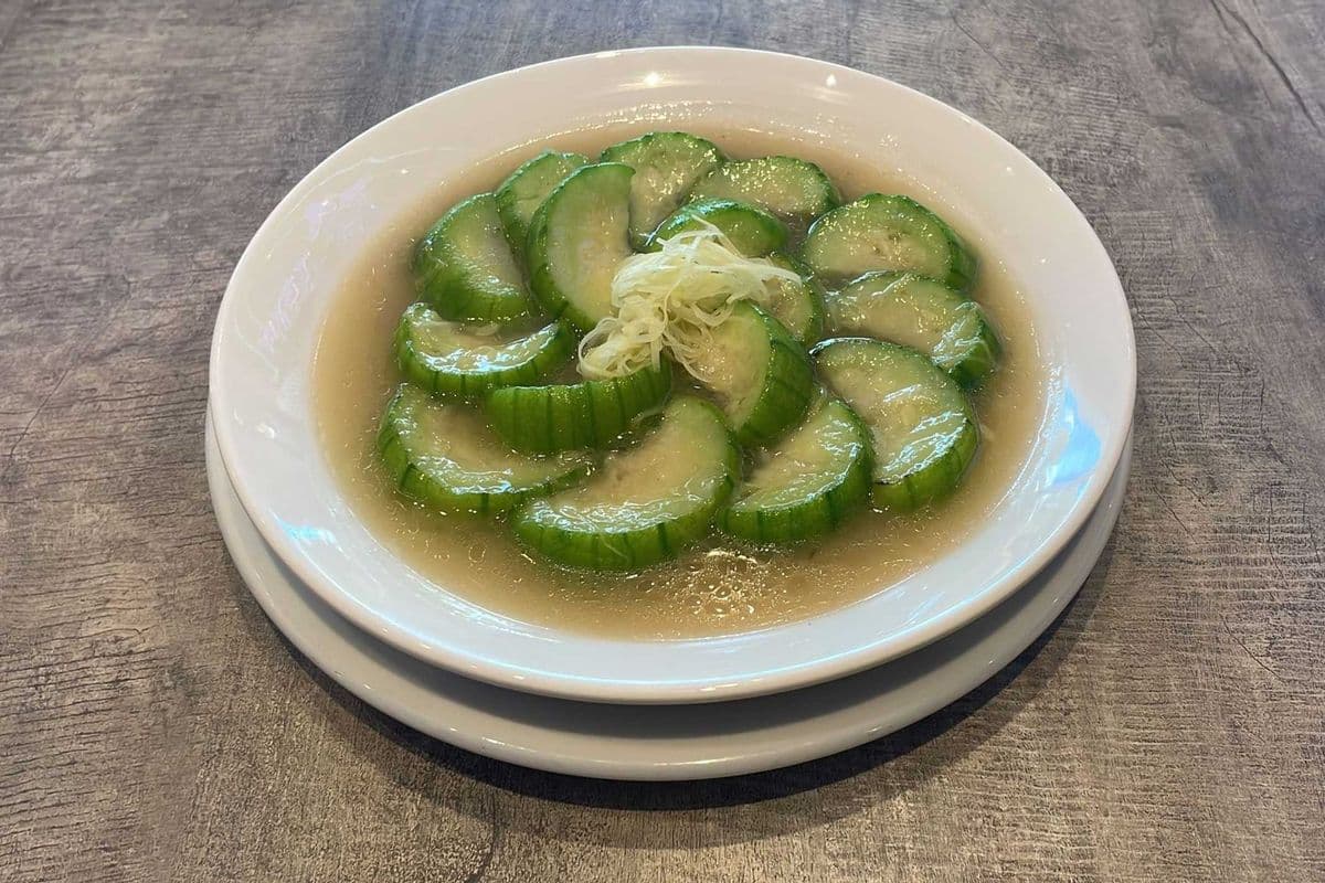 L44 Stir-Fried Taiwan Sponge Gourd w/ Ginger 薑絲台灣絲瓜