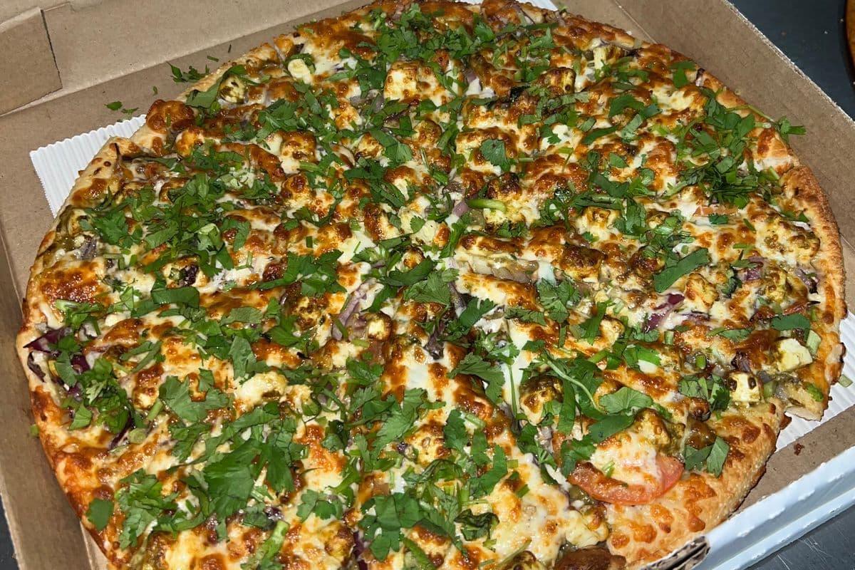Large Palak Paneer Special Pizza