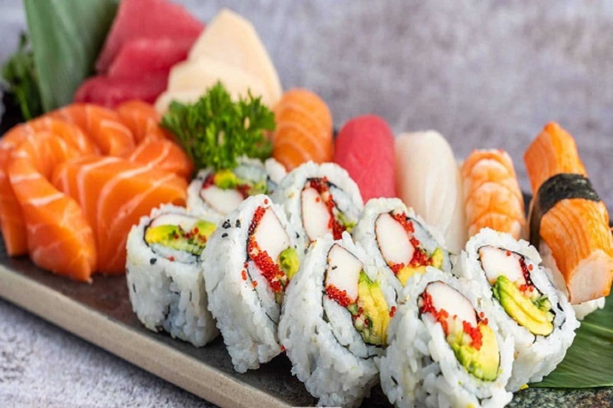 Sushi and Sashimi Gold Combo (23 pcs)