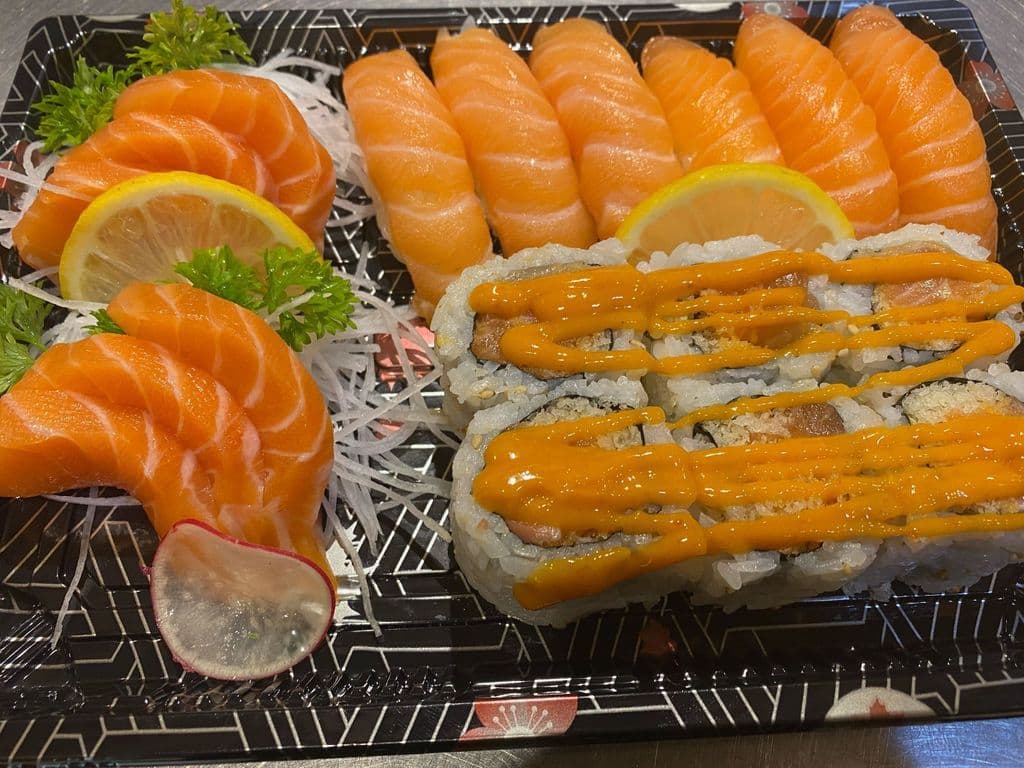 151. Salmon Lover (18 pcs)