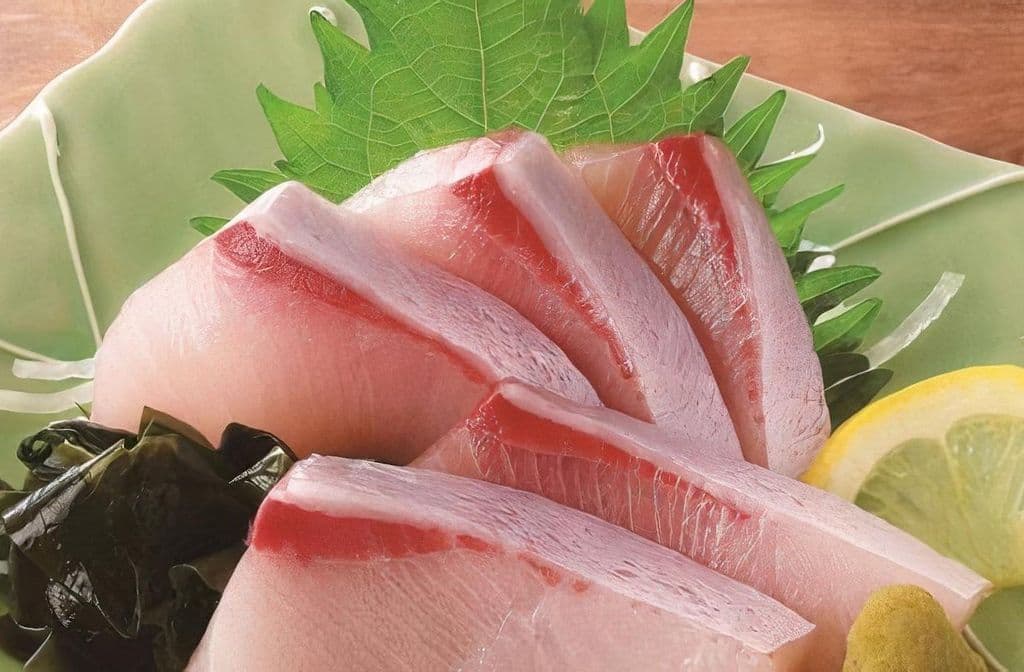 Hamachi Sashimi 5pc