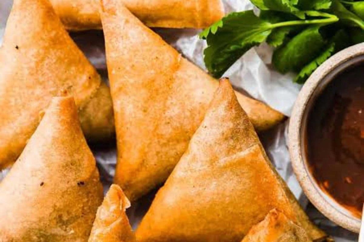 BOGO- Mini Beef samosas (10 Pcs)