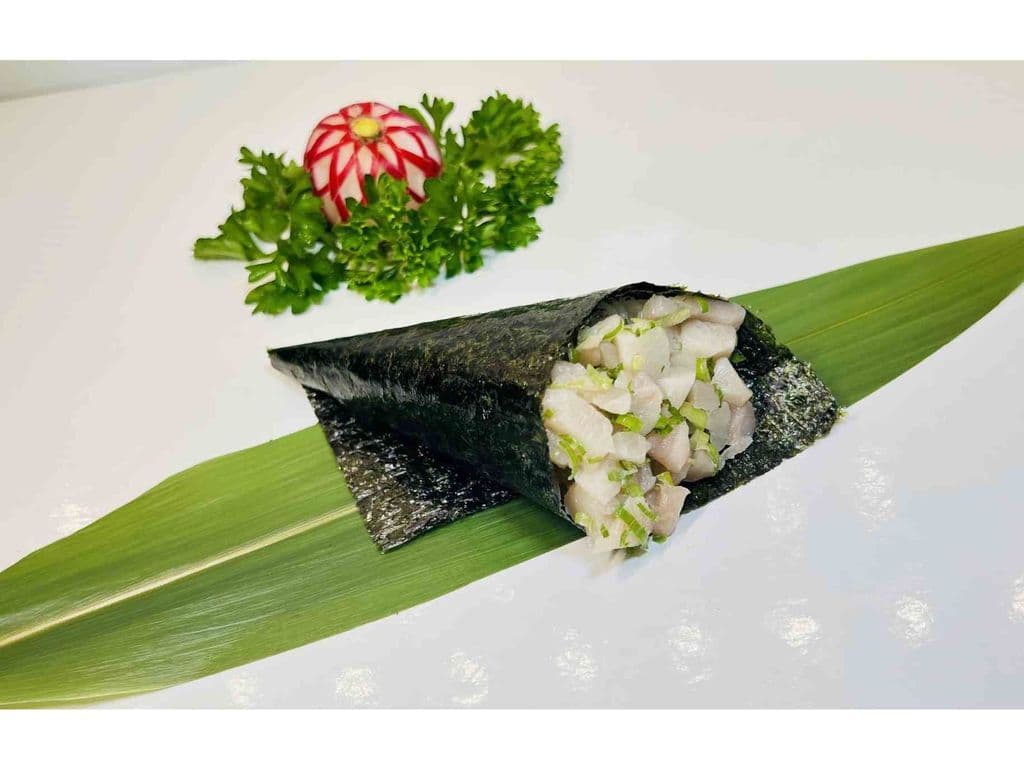 Yellowtail Hand Roll