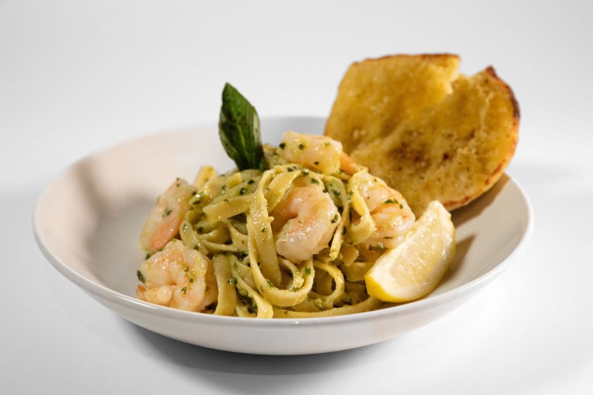 Fettuccine Alla Pesto & Prawns