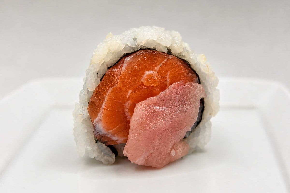 Duo Roll (Salmon Tuna roll)