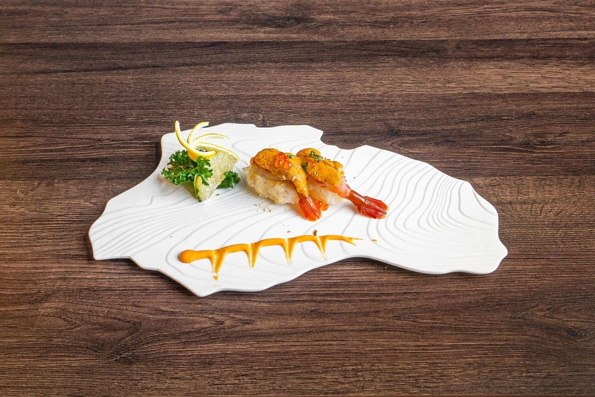 UG9. Botan Ebi, Uni, Ikura Layer Sushi (2pcs)