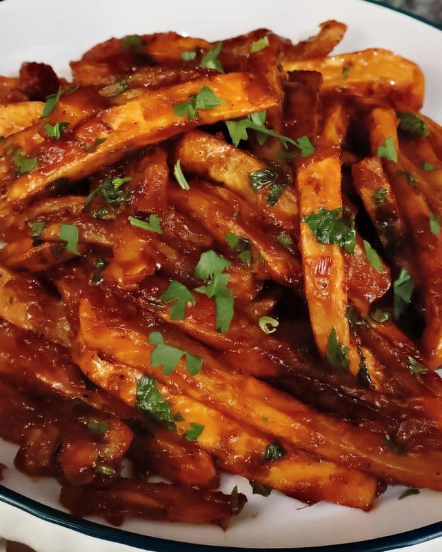Hakka Chilly Poutine - Regular Size