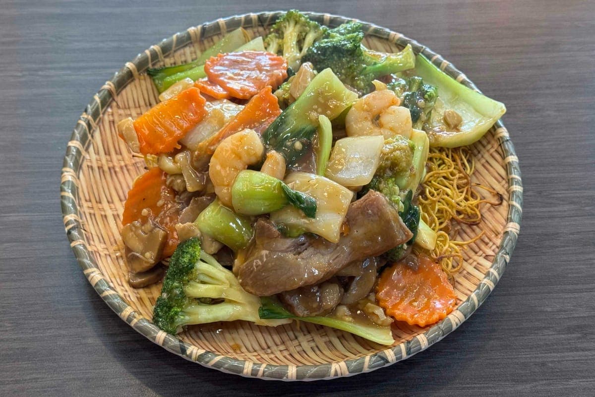 Special Cantonese Noodles