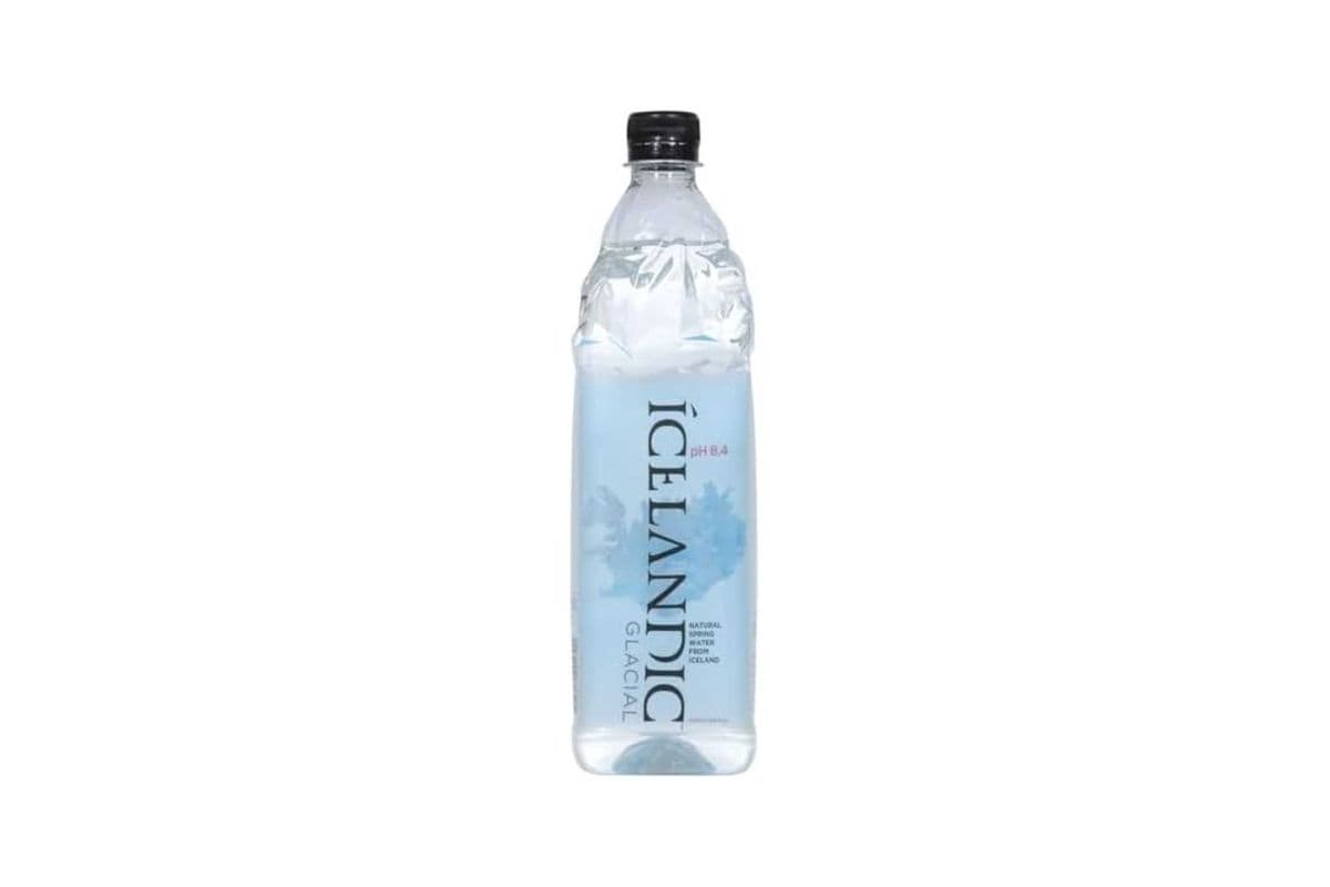 Eau de source glaciaire naturelle islandaise