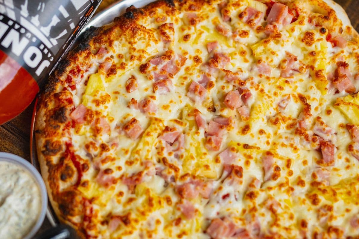 12" Hawaiian Pizza (8 Slices) Offer
