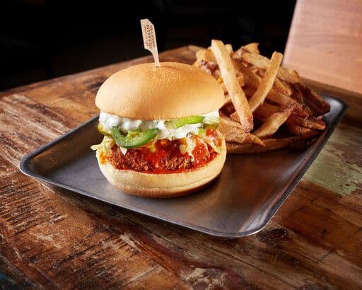 Fauxly Cluck Sandwich / Sandwich au poulet sans poulet frit