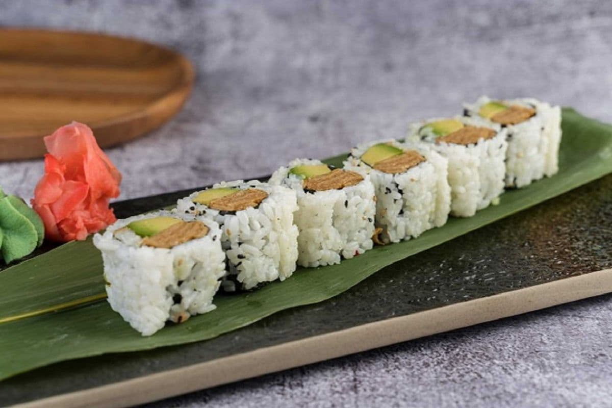 Sweet Tofu & Avocado Maki (6 pcs)