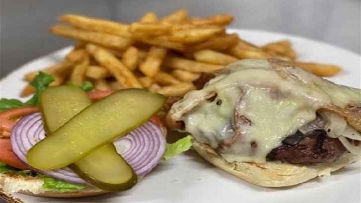 Truffle Mushroom Swiss Burger (8 oz)