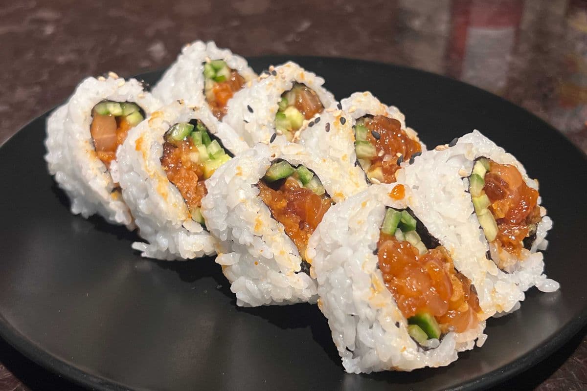 Spicy Tuna Roll (8 pcs)