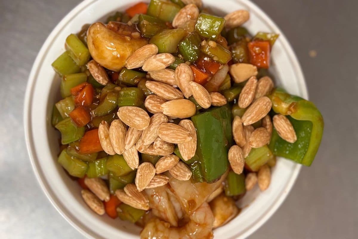87. Shrimp with Vegetable and Almonds