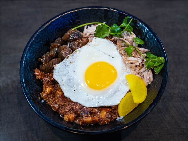 G03 Shredded Chicken w/ Marinated Pork Rice G03 雞絲滷肉飯