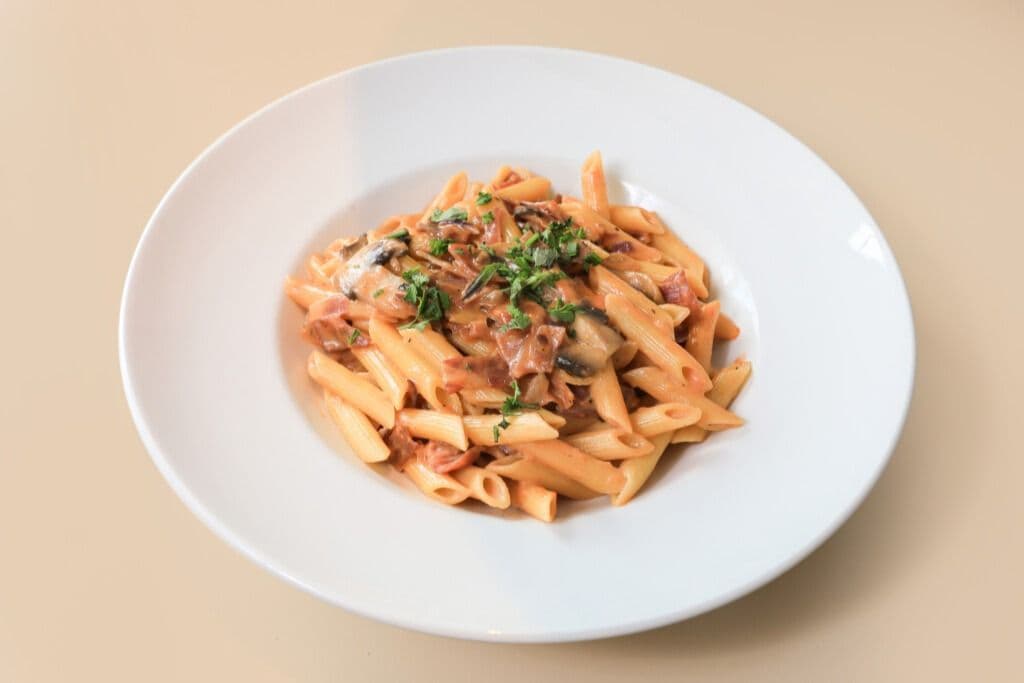 Linguini carbonara chaud (pour 1) / Hot Linguini Carbonara (For 1)