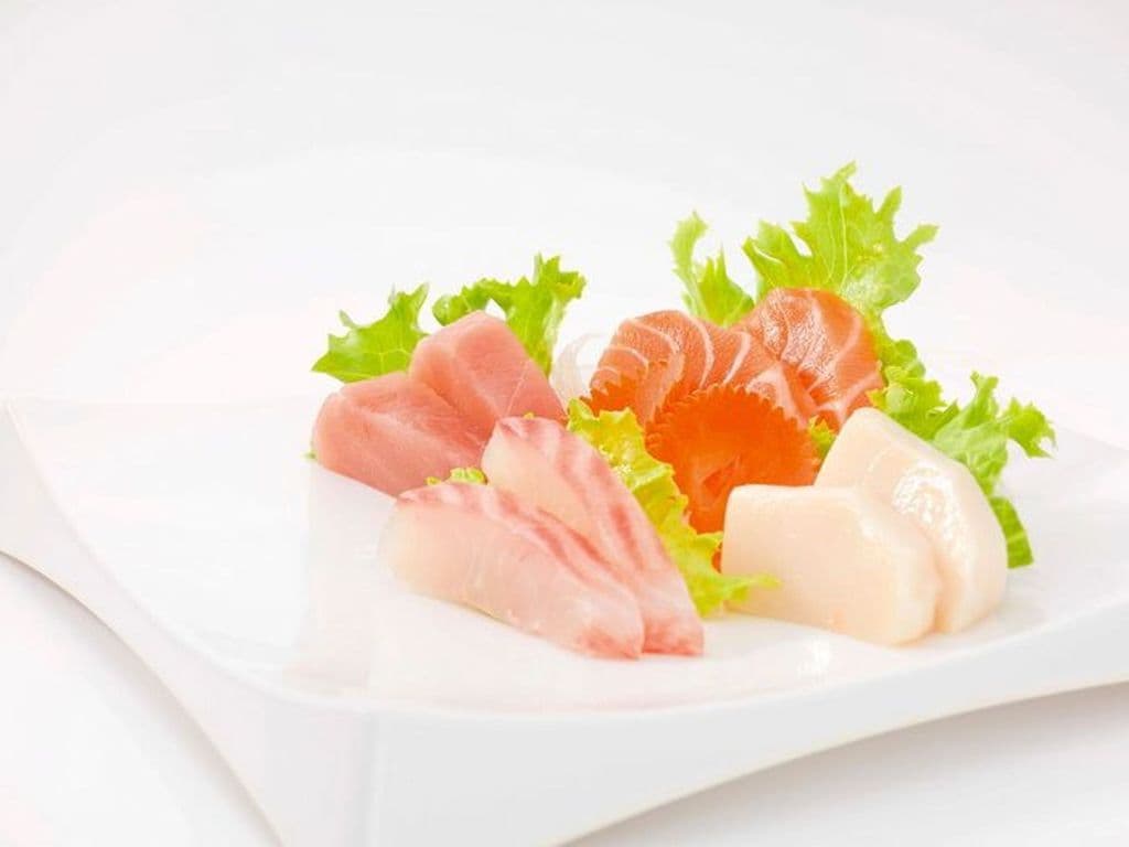 18.Sashimi App(8pcs)