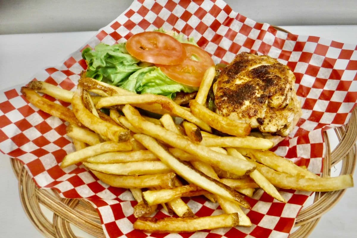 Cajun Chicken Burger w/Fries
