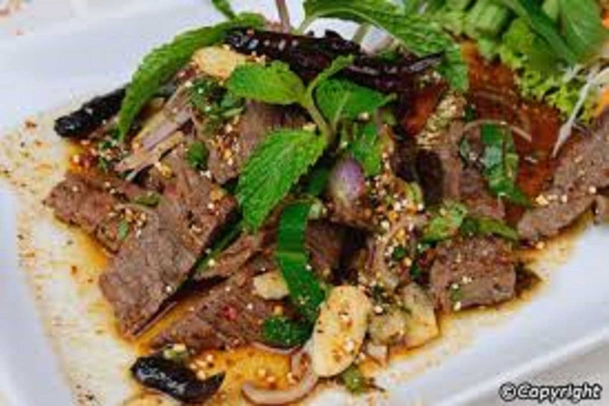 16. Beef Salad - ยำเนื้อ