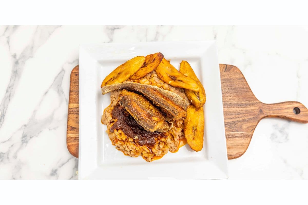 Ewa Agoyin (Beans) with Plantain & Fish