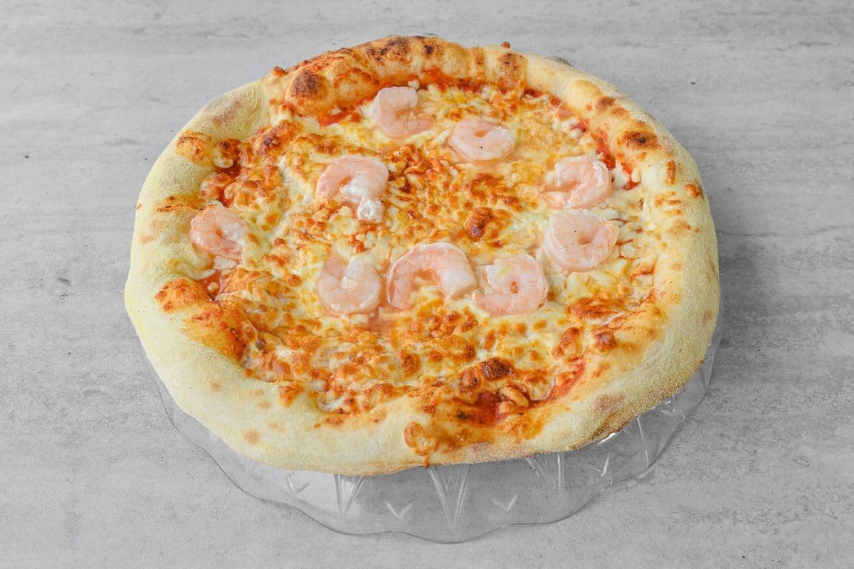 2 Pizzas extra-larges aux crevettes / 2 Extra-Large Shrimp Pizzas