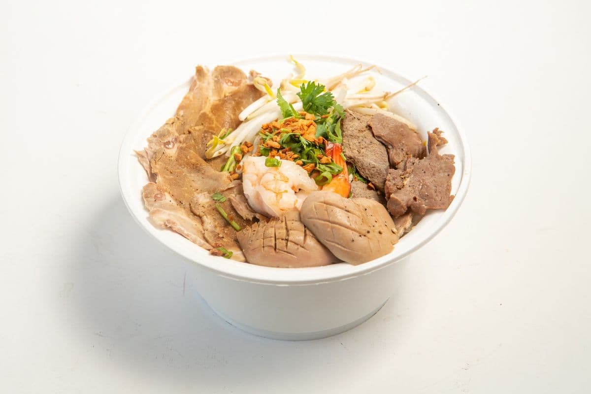 KT Palace Special Noodle Soup