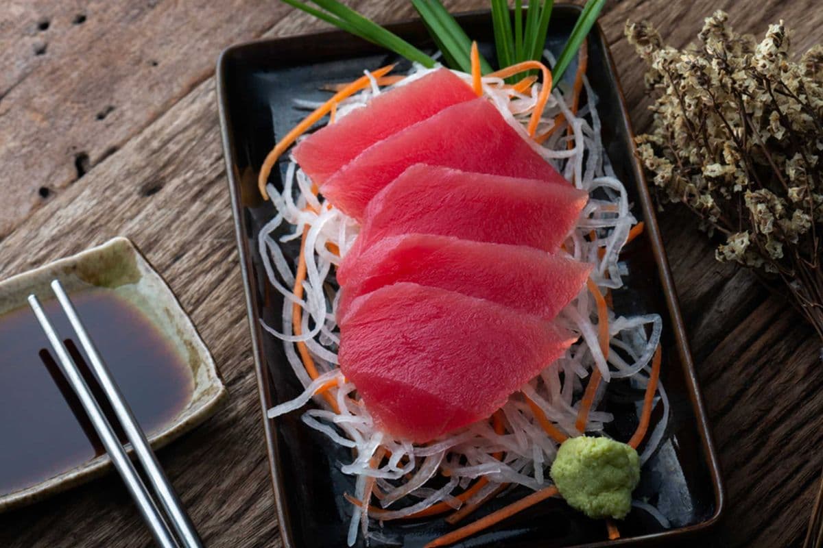 Yellowfin Tuna Sashimi (7 pcs)