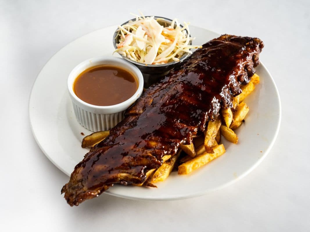 Portion complète de côtes levées / Full rack of Ribs