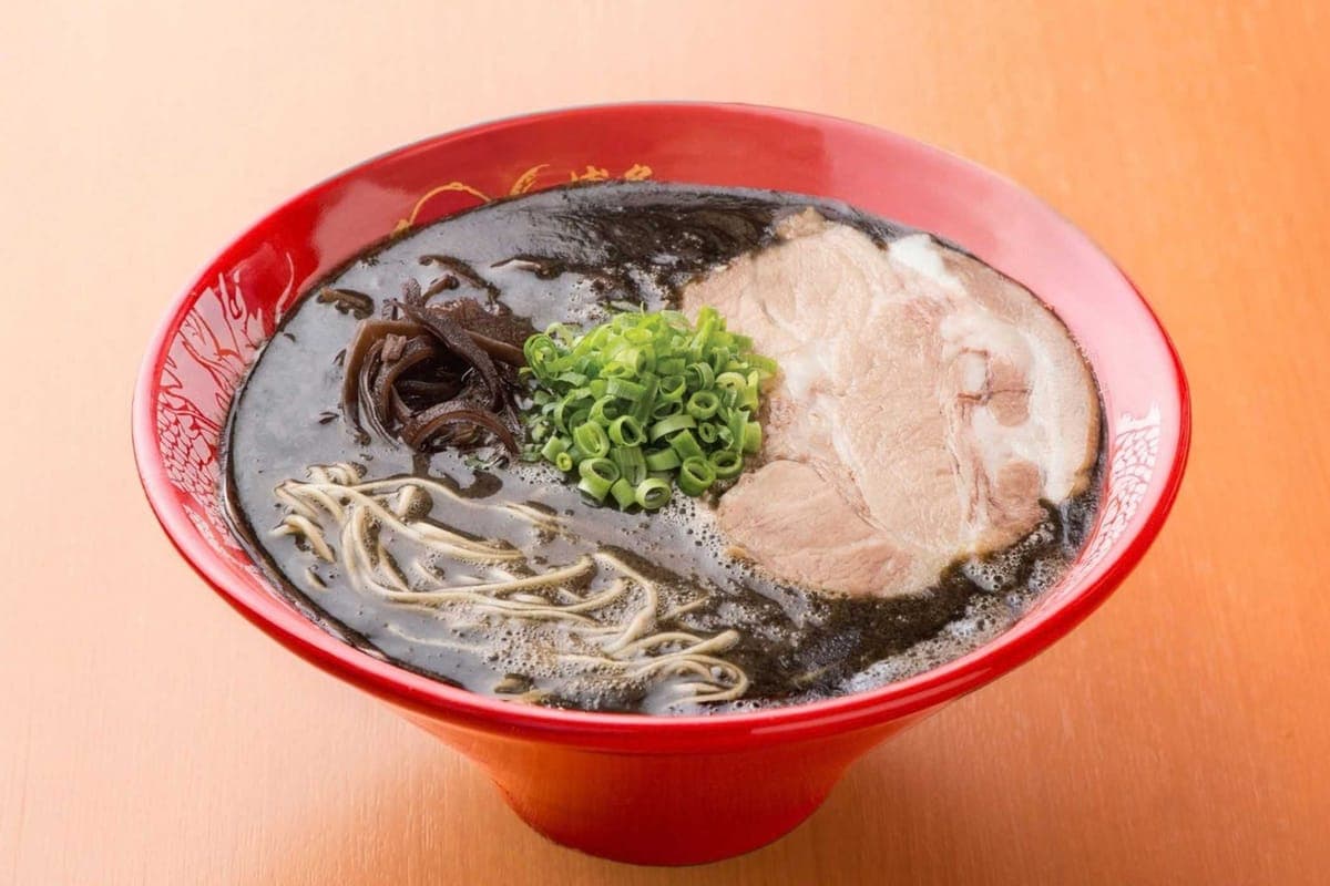Black Tonkotsu 黒豚骨ラーメン