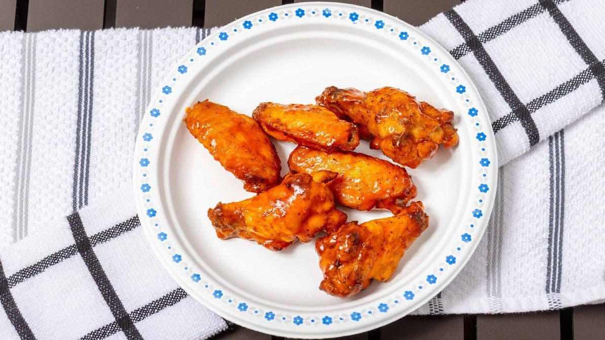 Bone-In Chicken Wings (8 pcs)