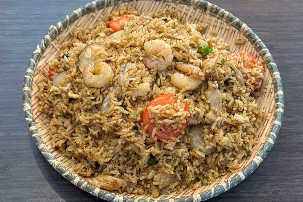Hakka Style Fried Rice (Chicken & Shrimp)